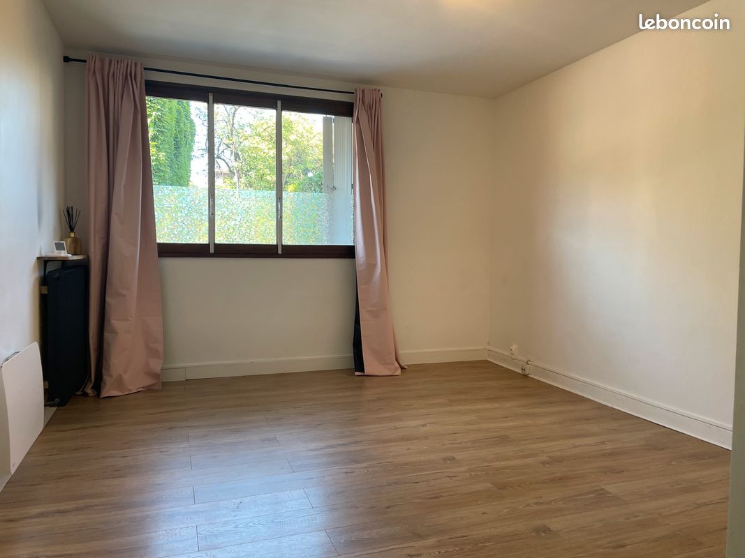 Appartement 1 pièce 39 m² · à Versailles · 39 m² · 860 €