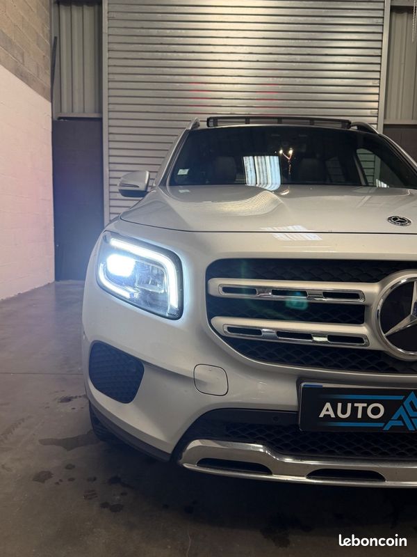 Mercedes GLB 200 d 8DCT / TOIT OUVRANT PANO / SIEGES CHAUFFANTS AV / GRAND ECRAN / CAMERA RECUL / 7 PLACES (image 32)