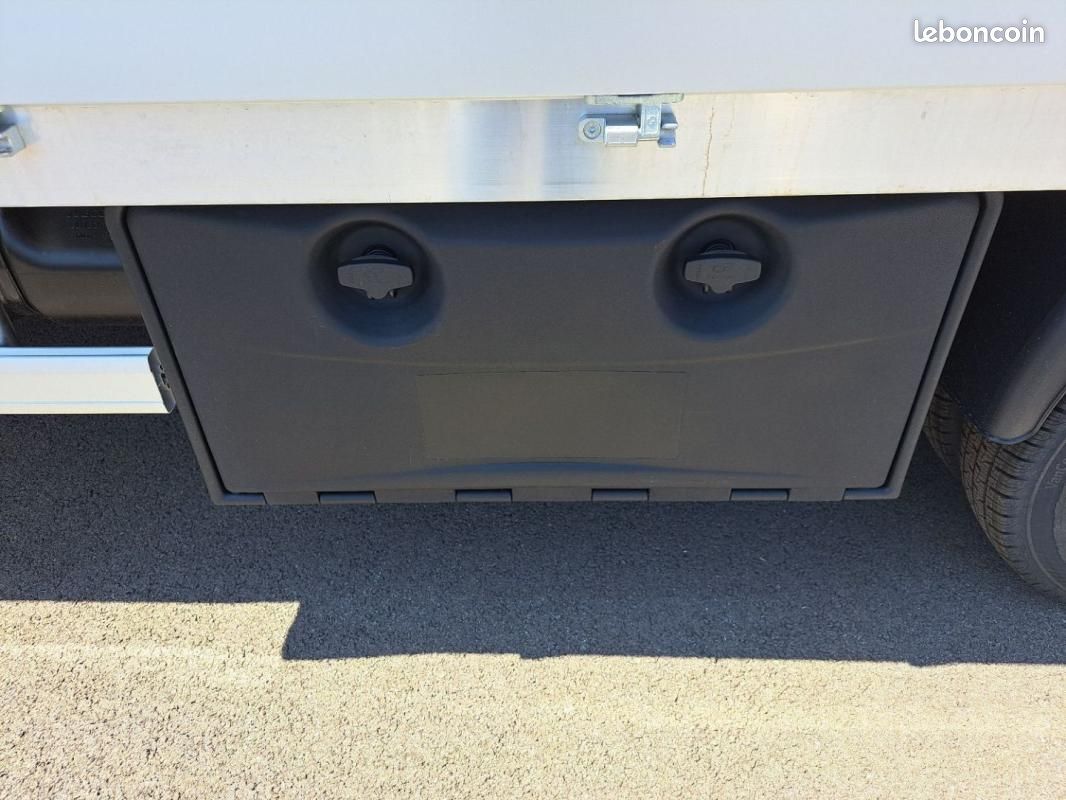 Iveco Daily PLATEAU 35C16 160CV 3L ALUMINIUM 3M80 COFFRE PANIER (image 26)