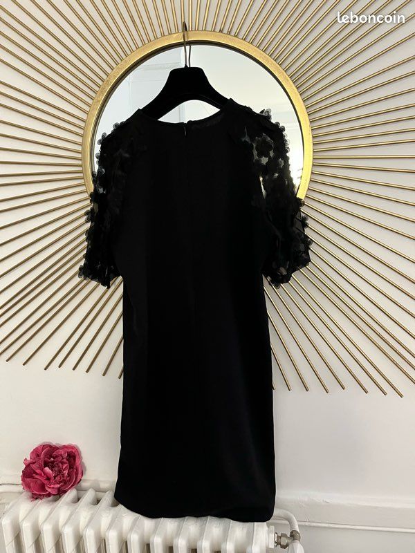 Robe noire manches dentelle (image 2)