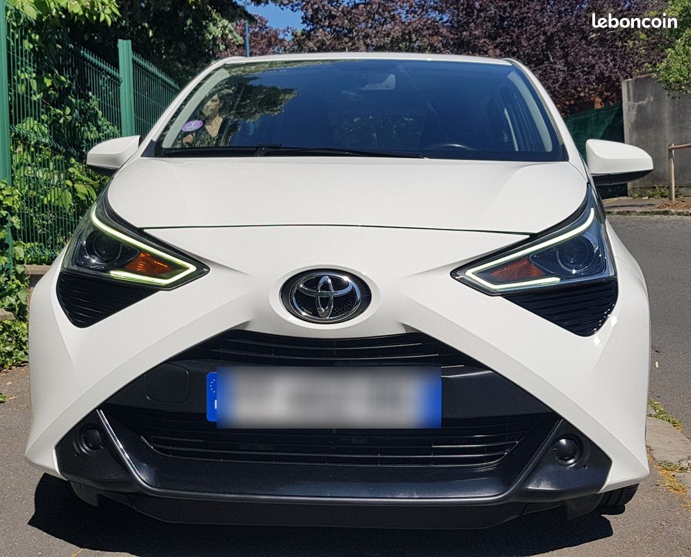 TOYOTA Aygo X -APP 2019 Boîte Automatique-GARANTIE 1AN-1.0 VVT-i 72ch x-Play x-App x-Shift 5p - Apple CarPLay /Android-Auto EcranTactile/Caméra recul/Climatisation auto.... (image 1)