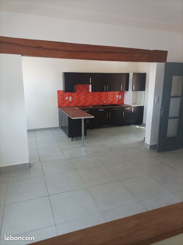 Maison 3 pièces 85 m² · à Montluçon · 85 m² · 700 €
