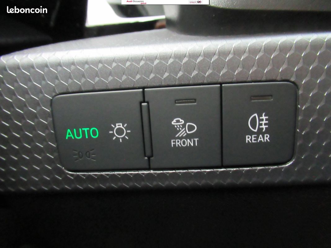 AUDI A1 Sportback 25 TFSI 95 ch S tronic 7 Design (image 10)