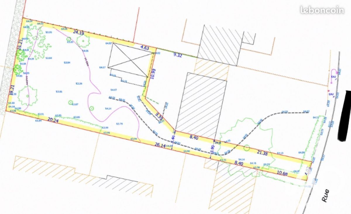 Terrain 735 m² · à Plouvien · 735 m² · 102 500 €