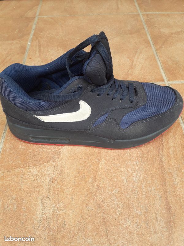 Baskets NIKE AIR taille 42 (image 2)