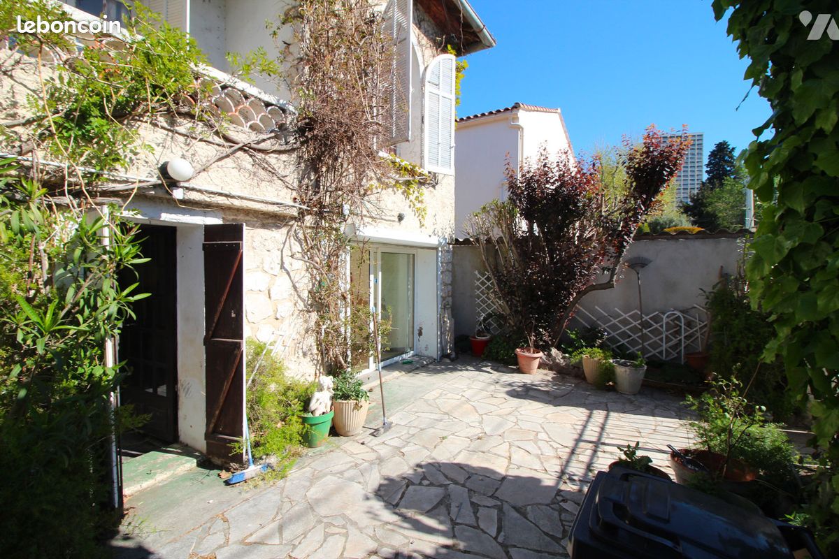 Maison 5 pièces 130 m² · à Marseille · 130 m² · 459 000 €