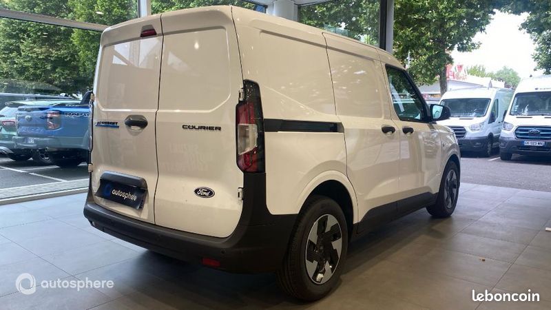 Ford Transit Courier Véhicule utilitaire ou Société Electrique 100 kW 136ch batterie 54 kWh Trend (image 5)