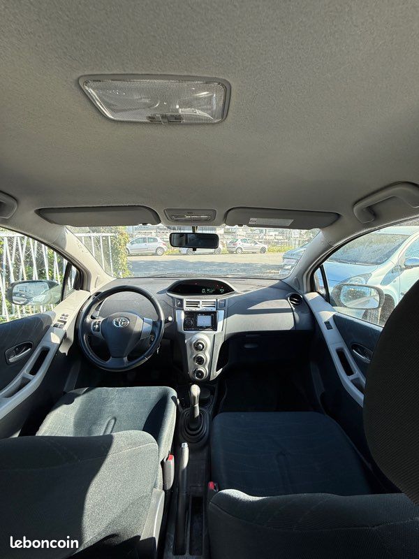 TOYOTA Yaris Luna 1.4 D-4D 90ch MOTEUR A CHAINE (image 5)