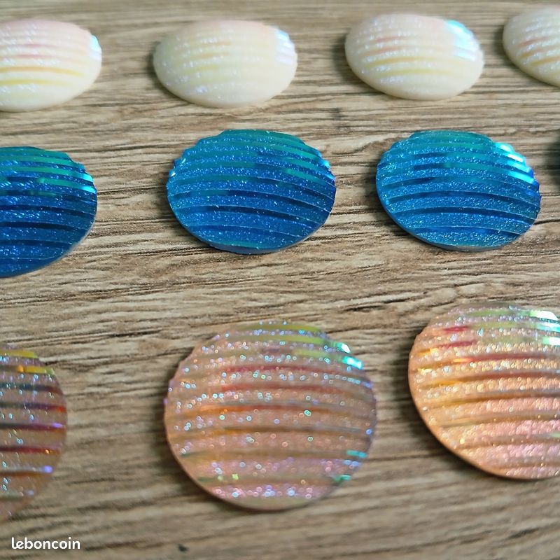 Lot de 15 cabochons rayés en résine de 20 mm de diamètre en relief (image 2)