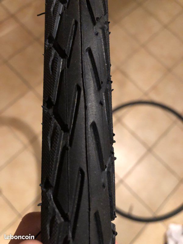 Pneu vélo 28 pouces (image 2)