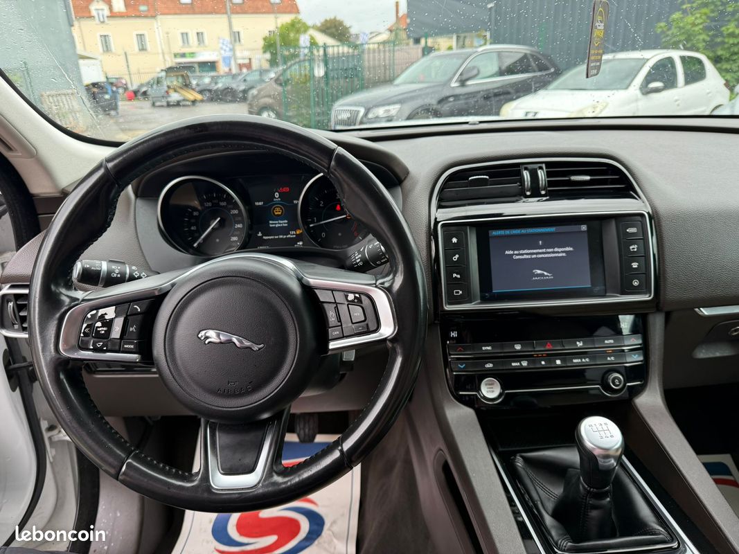 Jaguar f-pace 2.0 d 163 9cv pure / diesel (image 4)