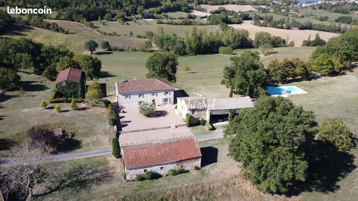 Maison 9 pièces 289 m² · à Castelnau-de-Montmiral · 289 m² · 940 000 €