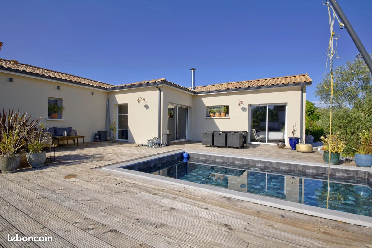 Maison 6 pièces 137 m² · à La Brède · 137 m² · 528 000 €