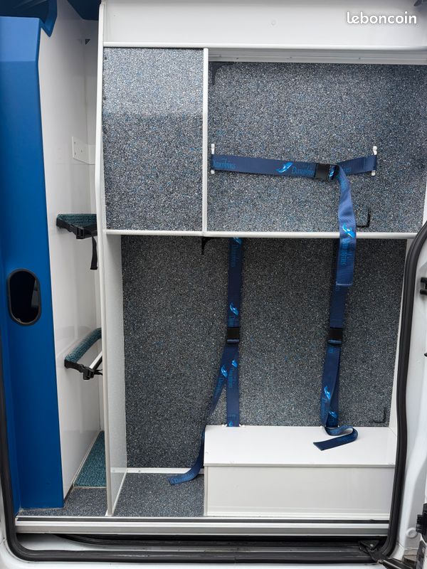 Renault Master L3H2 Ambulance Les Dauphins Type B - EN1789 (image 14)
