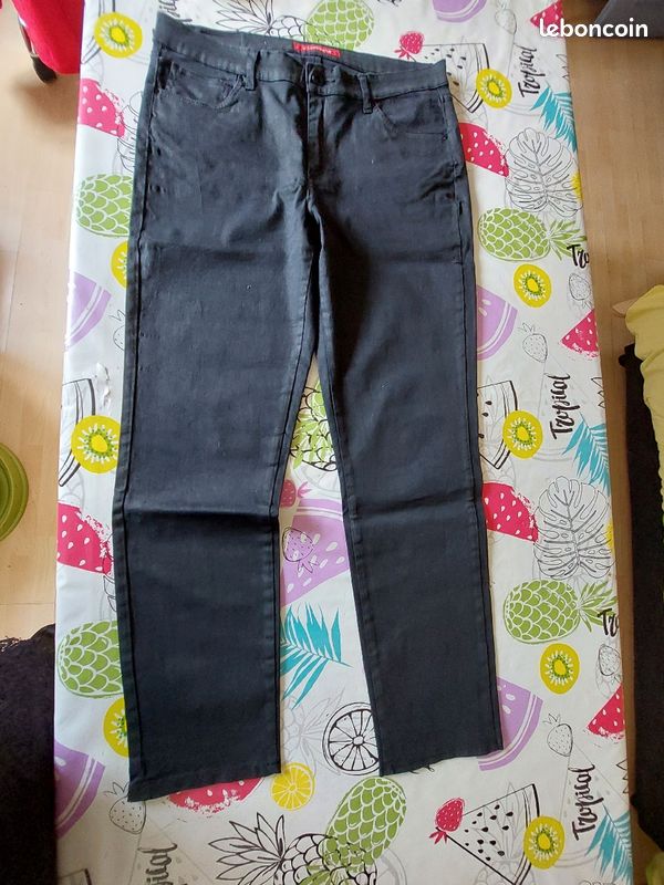 Pantalon noir taille 44 (image 2)