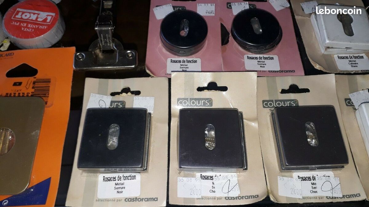 Lot neuf de 27 articles de bricolage et serrurerie / rosaces de fonction metal (image 3)
