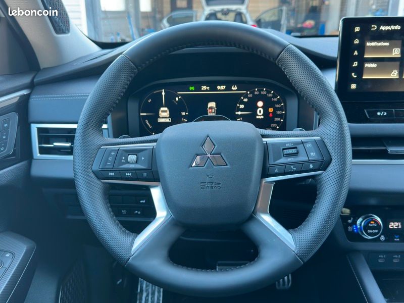 Mitsubishi Outlander PHEV Instyle 4WD (image 17)