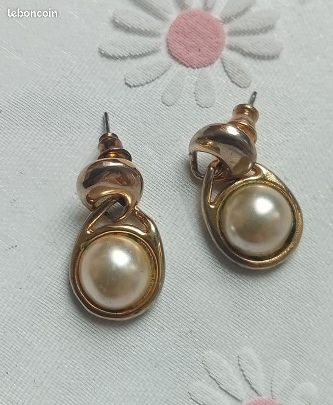 Boucles D'oreilles Créateur Vintage - Puces Plaque Or - Fermoir Clou