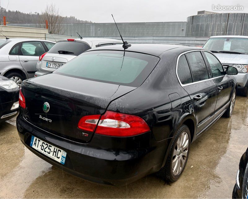 Skoda SUPERB 2.0 TDI 140 ch • POUR EXPORT OU PROFESSIONNEL • (image 3)