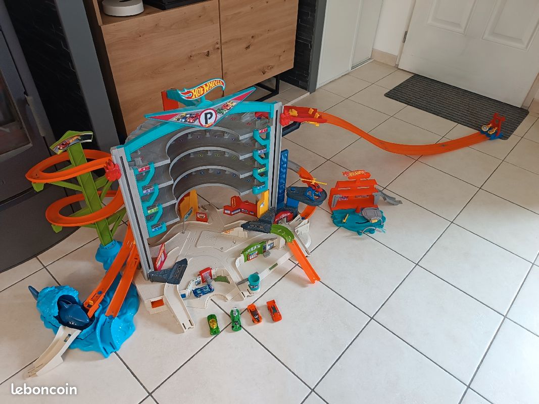 Garage parking hotwheels (image 1)