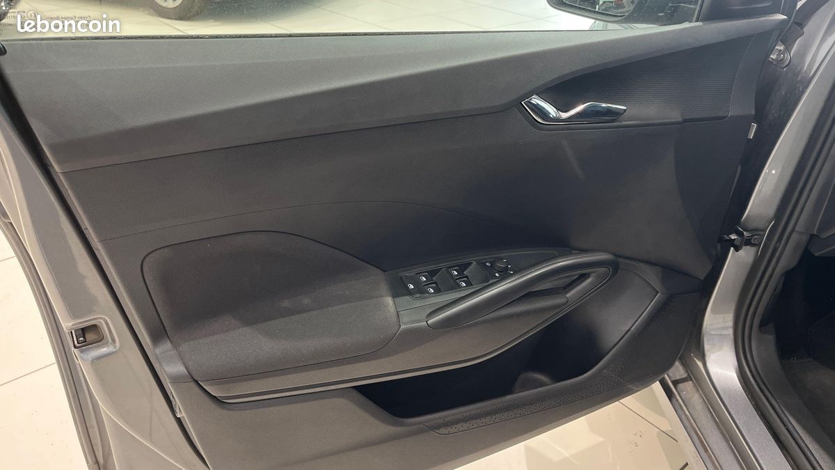 SKODA Fabia 1.0 MPI 80 ch BVM5 Selection (image 21)
