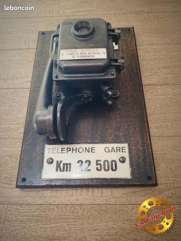 Ancien Téléphone de Gare SNCF converti en Boite à Clefs / Clés dans un Esprit Industriel... Design & Created by Fingercut Modèle Unique Disponible à La Vente 320 euros (Envoi Possible) (image 13)