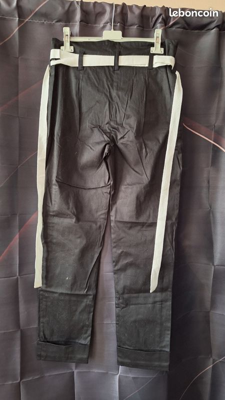 Pantalon noir à revers (image 2)