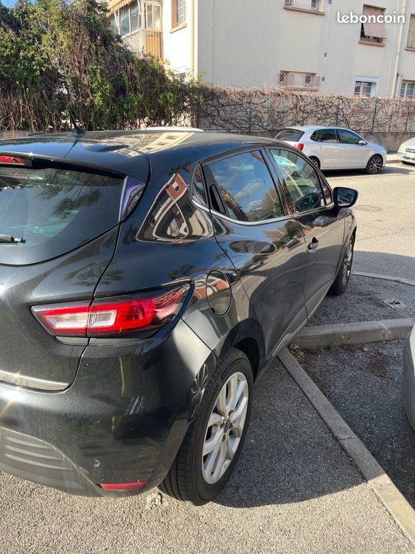 Clio IV 1.5dci 2019 édition intense noir (image 2)
