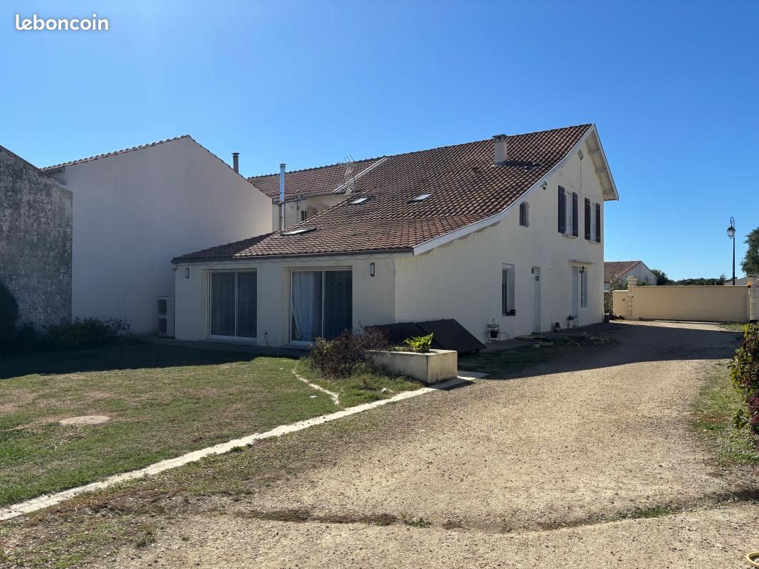 Maison 8 pièces 304 m² · à Sainte-Gemme · 304 m² · 367 500 €