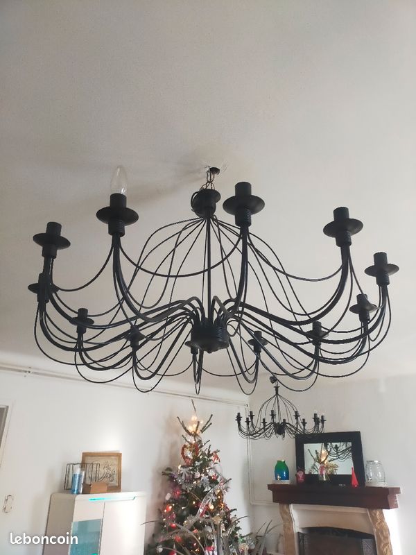 Vend deux beaux lustre en trer bonne état (image 3)