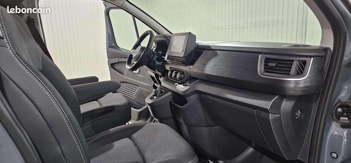 Nissan Primastar COMBI L1H1 3.0t 2.0 dCi 170 S/S BVA9 Tekna 8 pl (image 27)