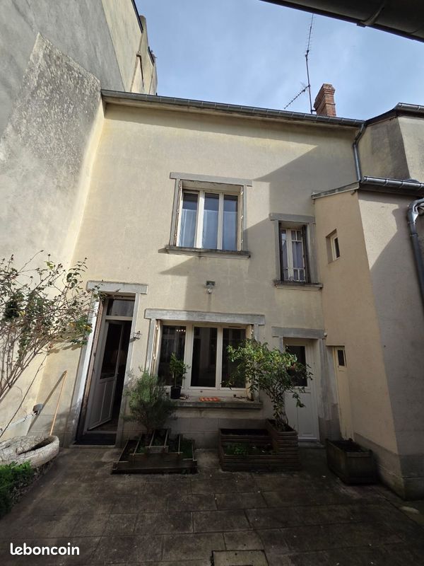 Maison 7 pièces 140 m² · à Sées · 140 m² · 251 000 €