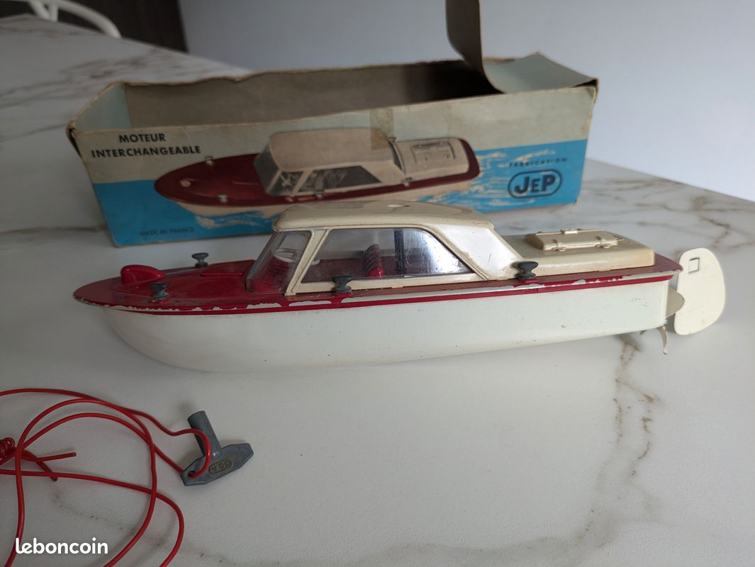 Ancien jouet bateau mécanique BOAT CLOCKWORK PS 314 fonctionne avec la clé