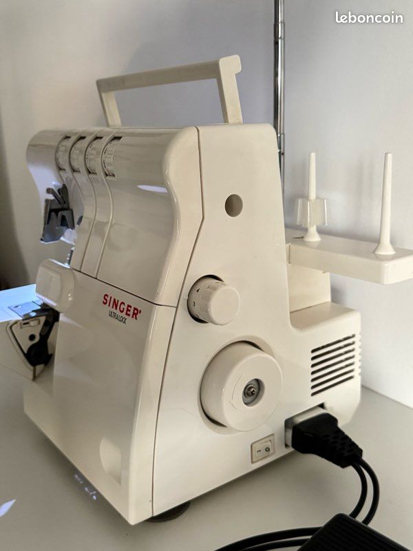 Surjeteuse Singer 14SH644 Ultralock 4 fils avec pédale (image 6)