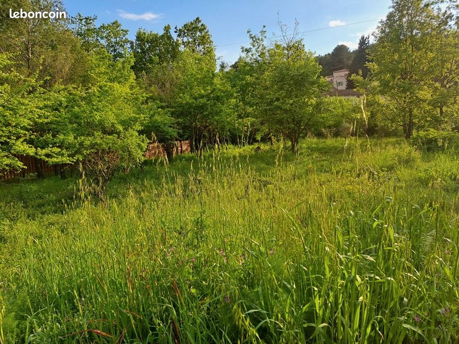 Terrain 595 m² · à Gréasque · 265 000 €