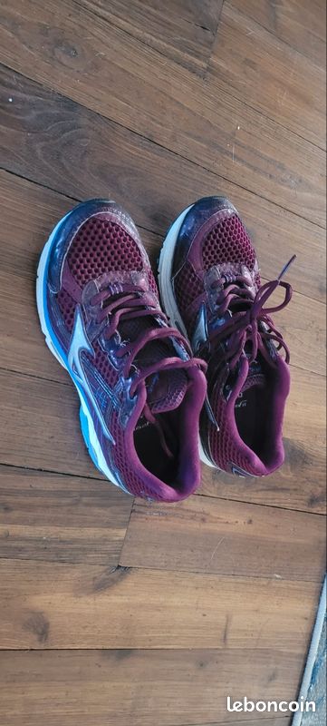 Vend paire running femme Mizuno wave rider 15 Sport