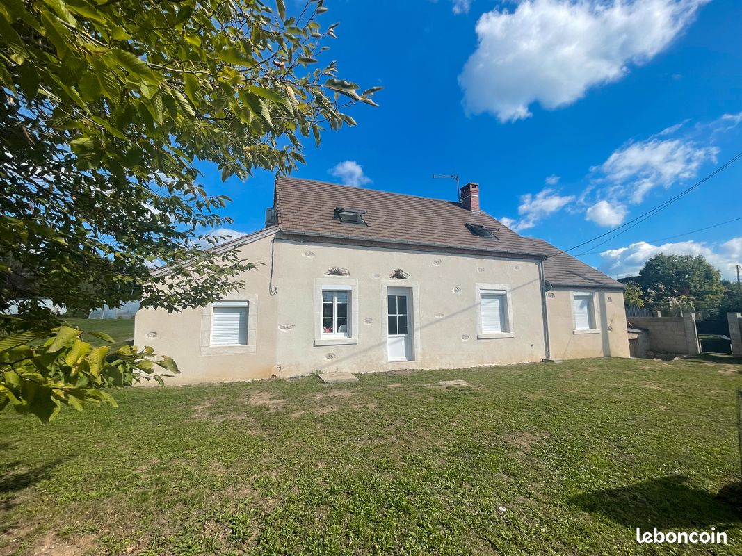 Maison 7 pièces 205 m² · à Saint-Amand-Montrond · 205 m² · 192 300 €