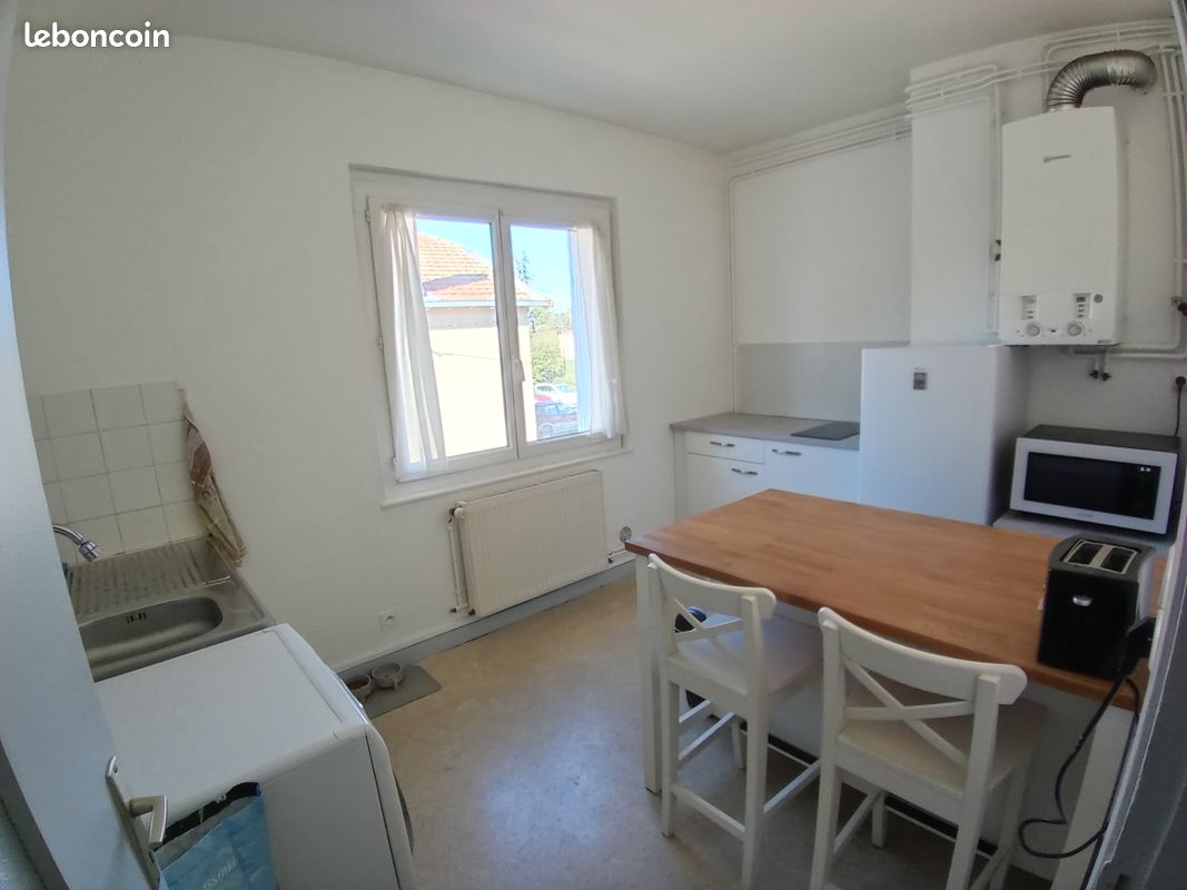 Appartement 3 pièces 50 m² · à Issoire · 49,8 m² · 363 €/mois