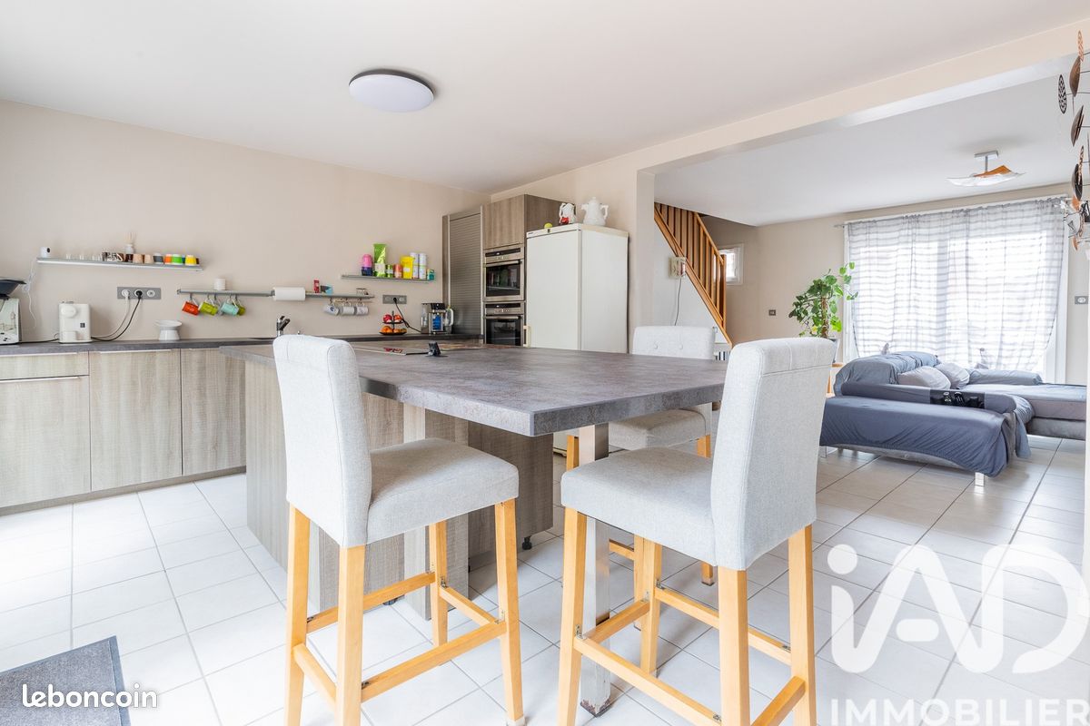 Maison 4 pièces 107 m² · à Orly · 107 m² · 379 000 €