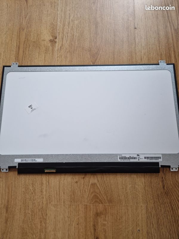Dalle Ecran LCD 15.6" Pour EMACHINES E525 - Neuf Sous Garantie 1 An
