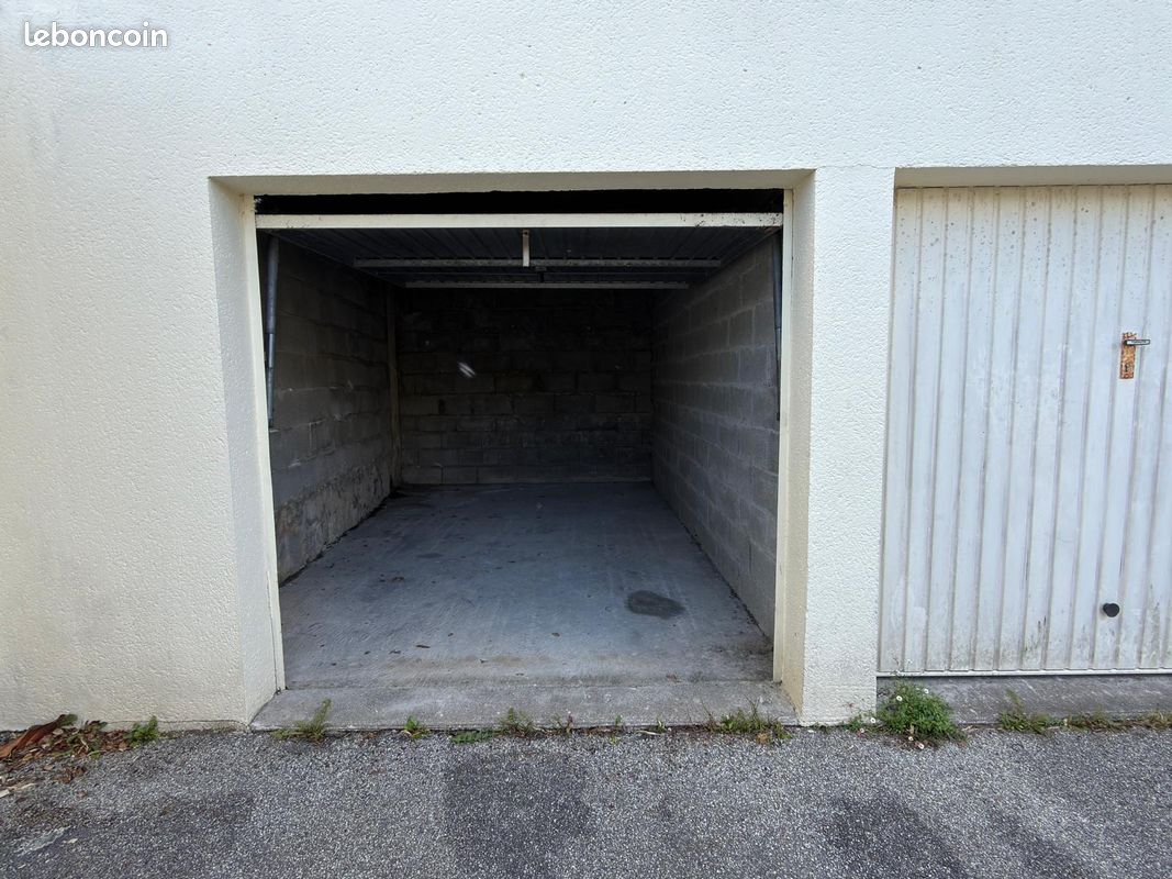 Parking 18 m² · à Quimper · 18 m² · 28 000 €