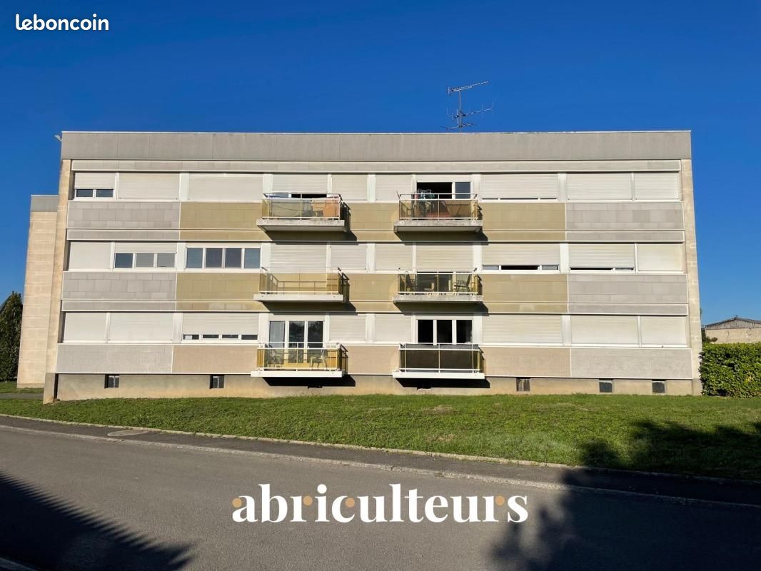 Immeuble 4 pièces 1050 m² · à Cognac · 1 050 m² · 1 050 000 €