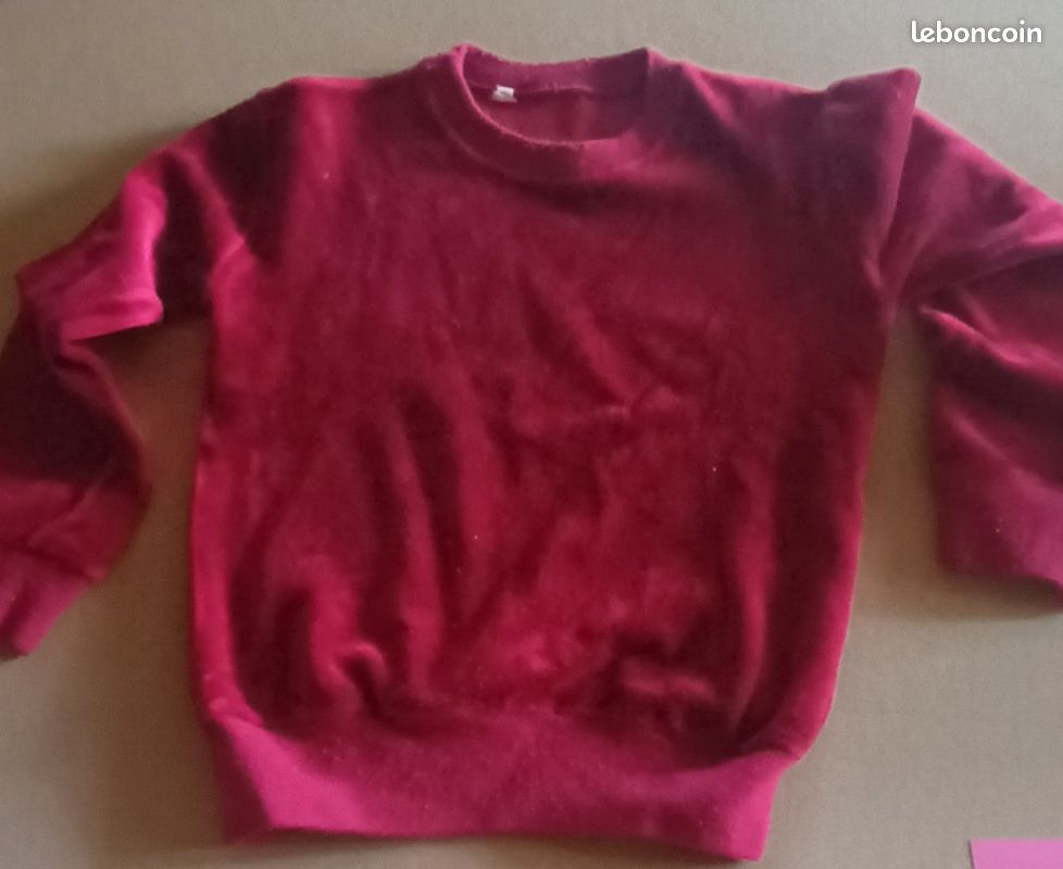 Pull vintage rouge velours garçon 12 ans des années 70pas d'envoi (image 1)