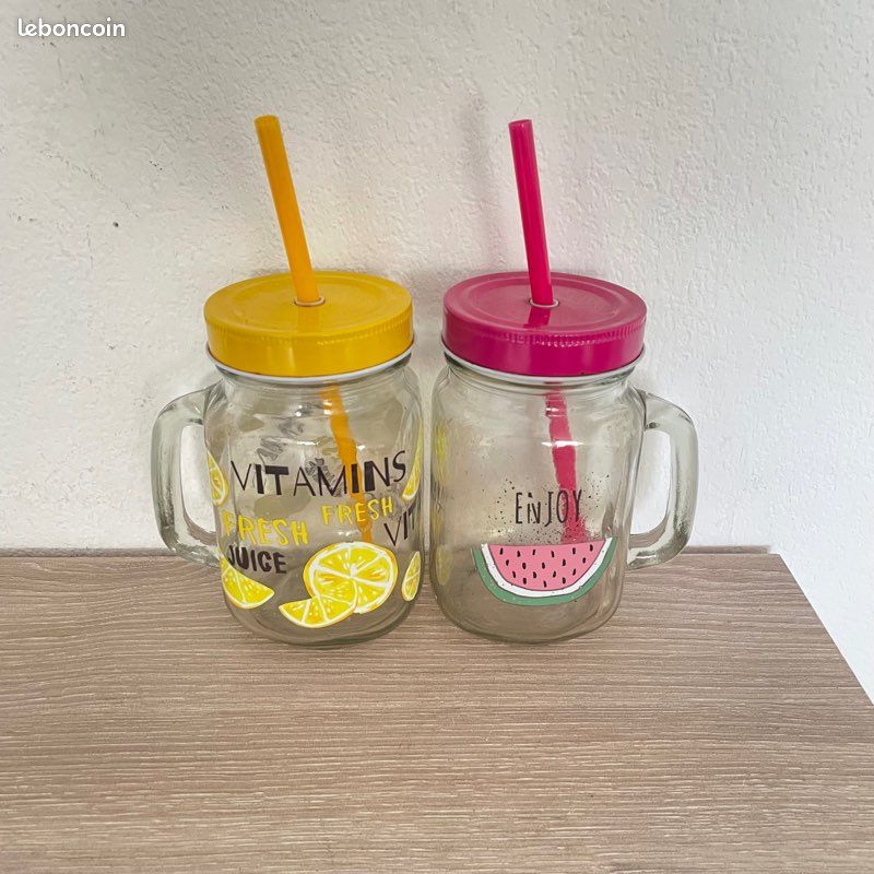 2 tasses mugs verres avec pailles fruits smoothies (image 4)