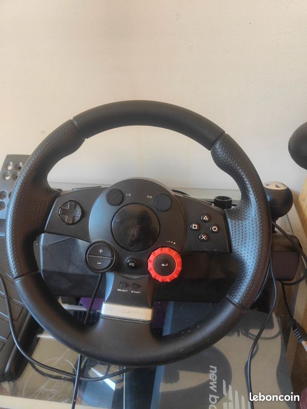 Volant Logitech driving force gt plus pédalier pc/ ps3 parfait état (image 1)