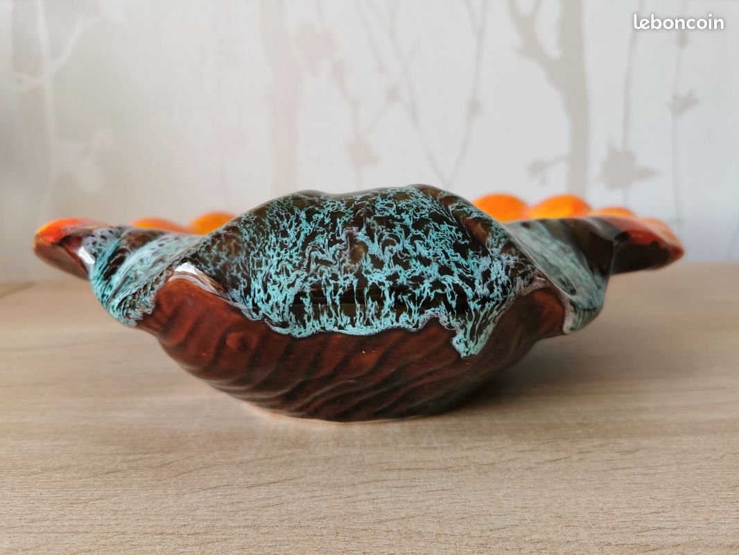 VALLAURIS – Plat / Coupe en céramique émaillée - Forme coquillage (image 2)