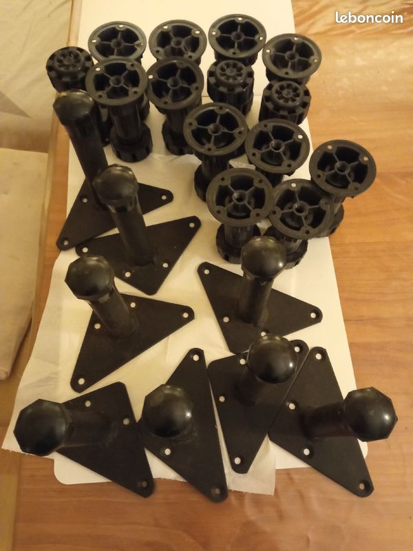 12 Pied de table en plastique et 8 en fer forgé (image 2)
