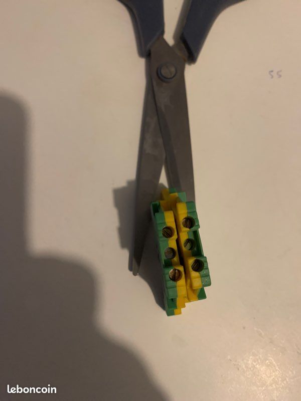 2 Blocs de jonction couleur V/J de protection viking 3 4 mm2 Legrand (image 1)