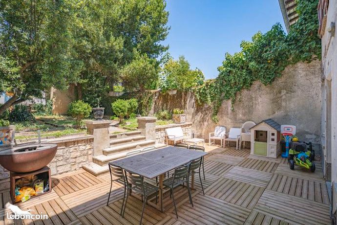 Maison 7 pièces 240 m²