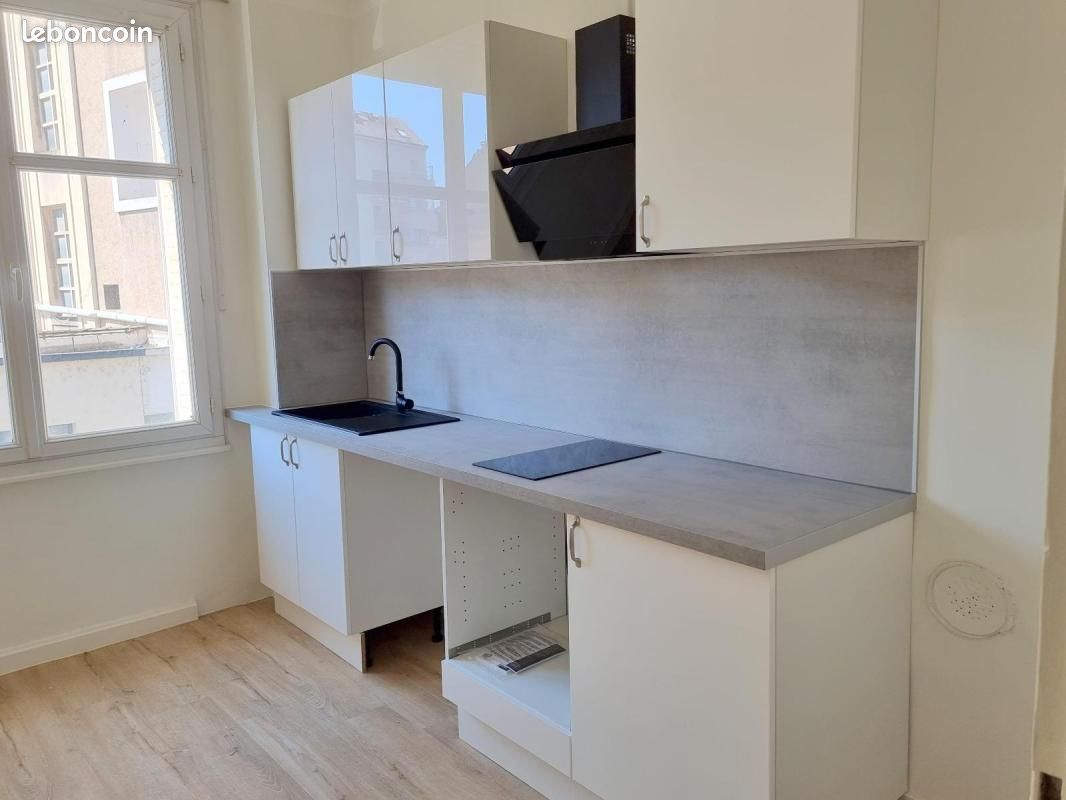 Appartement 3 pièces 93 m² · à Tours · 93 m² · 975 €
